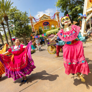 disney california adventure plaza de la familia