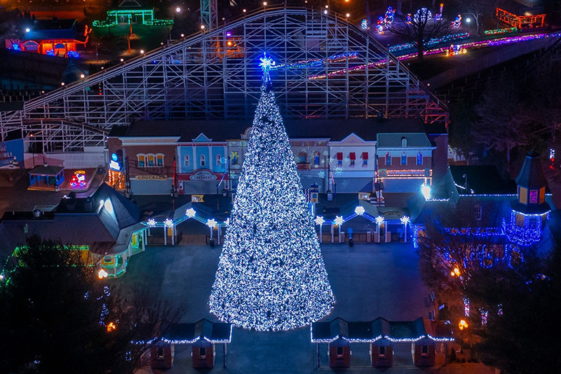 lake compounce holiday lights